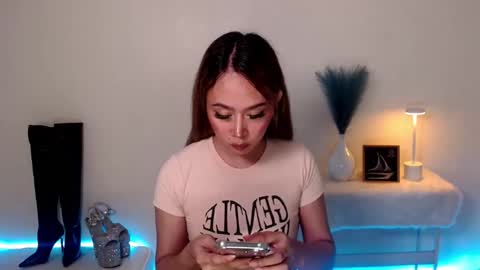 WET AND WILD YHANNA online show from September 25, 8:18 am