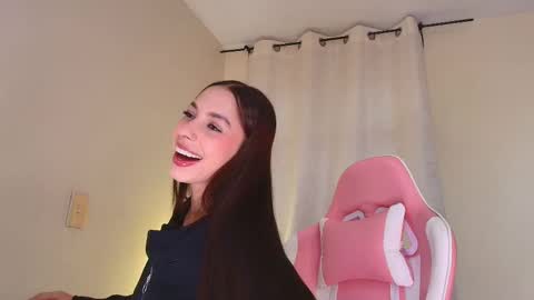 Snapshot of shkendall chatting on October 23, 2:05 pm kendal online show from October 23, 2:05 pm