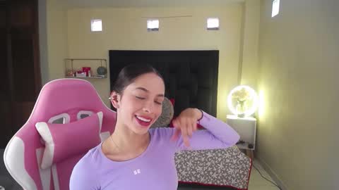 Snapshot of shkendall chatting on October 28, 12:41 pm kendal online show from October 28, 12:41 pm