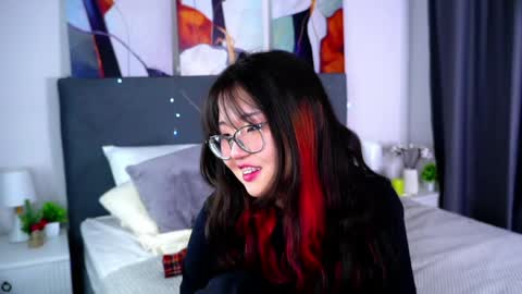 Naomi online show from April 4, 12:24 pm