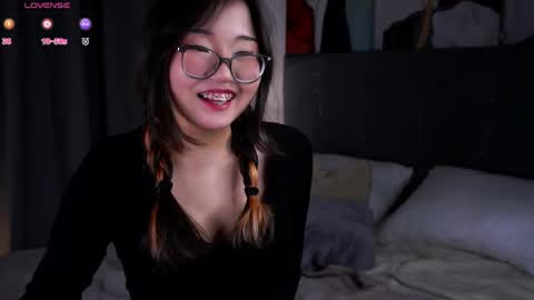 Naomi online show from May 23, 11:25 am