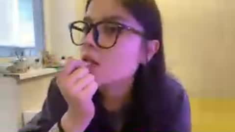 Marie online show from May 30, 2:14 pm
