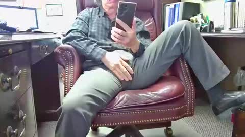 nikolas send dm for an appointment online show from February 4, 5:30 pm