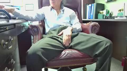 nikolas send dm for an appointment online show from April 9, 12:32 pm