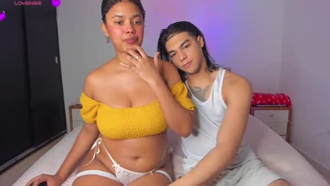 Snapshot of shopia_tony chatting on December 3, 6:59 am Shopia  Tony online show from December 3, 6:59 am