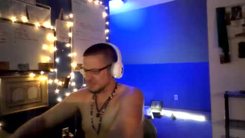 shortmel online show from May 12, 7:38 am