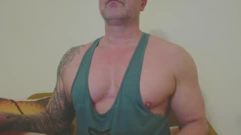 Snapshot of show_on_for_you chatting on February 25, 9:35 pm show_on_for_you online show from February 25, 9:35 pm