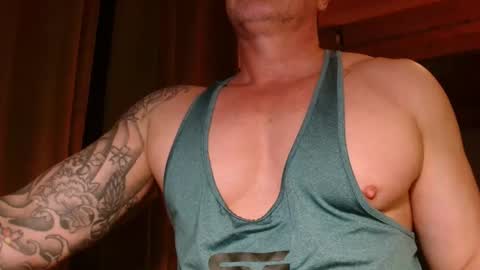 Snapshot of show_on_for_you chatting on October 17, 8:22 pm show_on_for_you online show from October 17, 8:22 pm