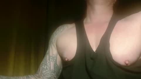 Snapshot of show_on_for_you chatting on April 28, 9:20 pm show_on_for_you online show from April 28, 9:20 pm