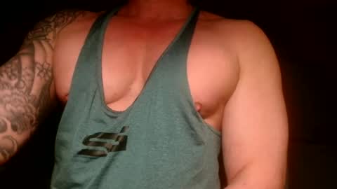 Snapshot of show_on_for_you chatting on May 28, 9:23 pm show_on_for_you online show from May 28, 9:23 pm