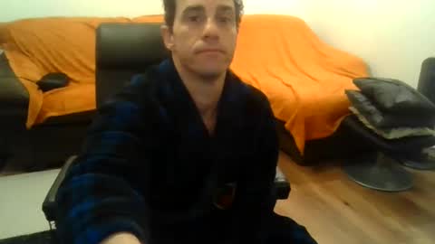 showherenow online show from February 19, 6:53 am