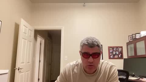 Chicago Guy online show from December 6, 7:21 am