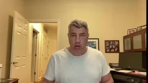 Chicago Guy online show from September 20, 10:00 pm