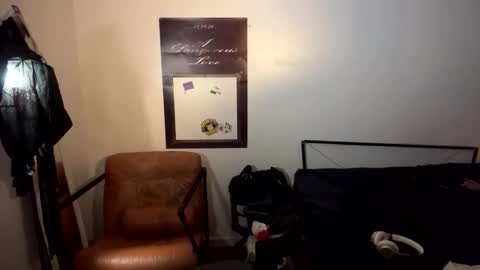 Snapshot of shreddylong chatting on May 2, 2:27 am shreddylong online show from May 2, 2:27 am