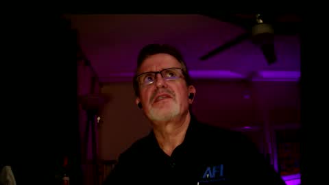 Snapshot of shrewtamer chatting on November 11, 3:06 am shrewtamer online show from November 11, 3:06 am