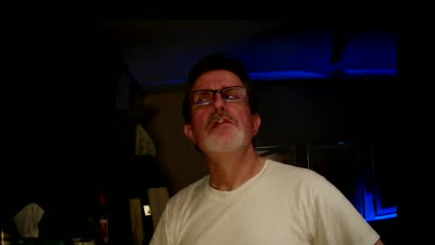 Snapshot of shrewtamer chatting on November 14, 3:05 am shrewtamer online show from November 14, 3:05 am