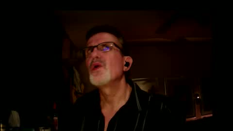 Snapshot of shrewtamer chatting on November 15, 6:55 am shrewtamer online show from November 15, 6:55 am