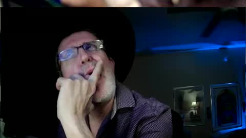 Snapshot of shrewtamer chatting on March 6, 2:41 am shrewtamer online show from March 6, 2:41 am