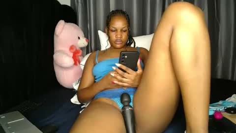 Snapshot of shugacubee chatting on February 2, 2:27 am EVA online show from February 2, 2:27 am