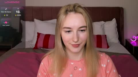 Snapshot of shy__polly chatting on May 15, 11:56 pm Polly online show from May 15, 11:56 pm