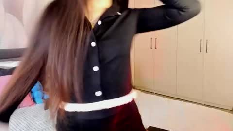 Mika online show from November 19, 3:06 am