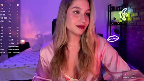 Snapshot of shy_bee chatting on October 17, 12:36 am Alice online show from October 17, 12:36 am