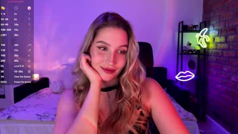 Snapshot of shy_bee chatting on November 14, 9:46 pm Alice online show from November 14, 9:46 pm