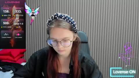 shy_elina01 online show from October 5, 10:24 am