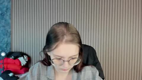 shy_elina01 online show from October 6, 10:23 am
