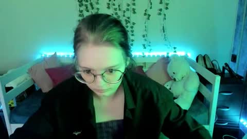 shy_elina01 online show from October 10, 10:36 am