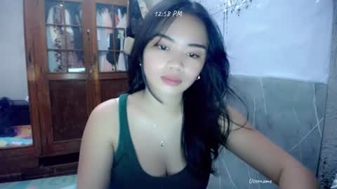 Snapshot of shy_innocent_girl chatting on June 14, 4:58 am shy_innocent_girl online show from June 14, 4:58 am