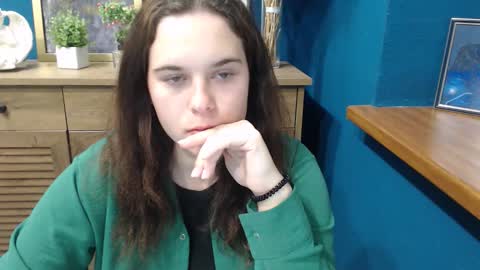 shy_lil online show from September 19, 11:22 am