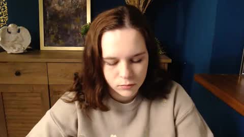 shy_lil online show from December 18, 2:34 pm
