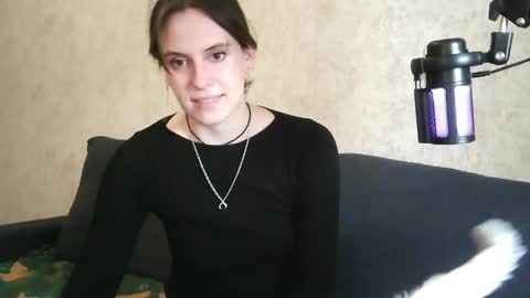 Snapshot of shy_miracle chatting on June 3, 3:50 pm shy_miracle online show from June 3, 3:50 pm