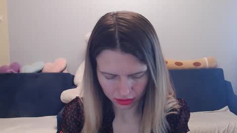 Snapshot of shy_moony chatting on November 28, 6:21 pm just Alex online show from November 28, 6:21 pm