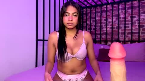 Snapshot of shy_nala chatting on May 19, 9:21 pm shy_nala online show from May 19, 9:21 pm