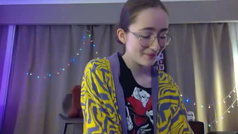 Shy Night Bat online show from April 4, 11:46 pm