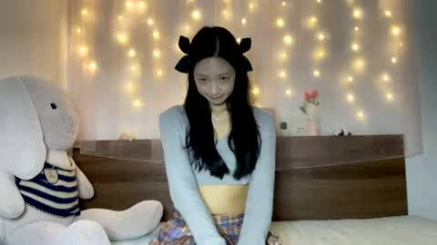 shy_pink_doll online show from May 22, 3:39 pm