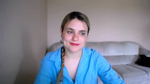 Snapshot of shy_sabrina_ chatting on May 14, 8:10 am shy_sabrina_ online show from May 14, 8:10 am