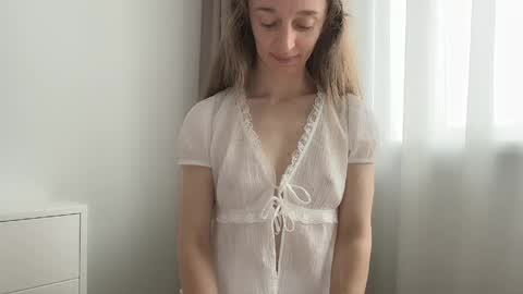 shy_schoolgirl_ online show from May 20, 8:20 am