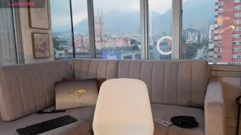 shy_vibes online show from April 15, 7:43 pm