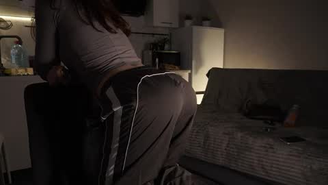 Akemi online show from April 7, 4:07 pm