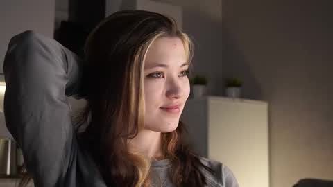 Akemi online show from April 14, 3:51 pm