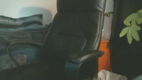 shyboyhugecum2020 online show from February 16, 4:30 am