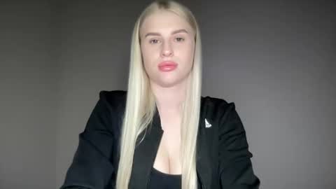 Shy Fox online show from March 30, 2:40 pm