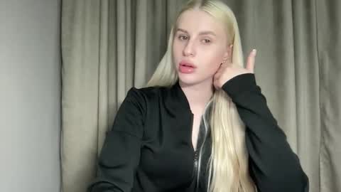 Shy Fox online show from April 13, 6:35 pm