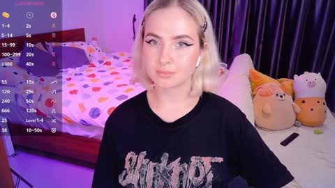 Effie online show from December 14, 5:03 pm