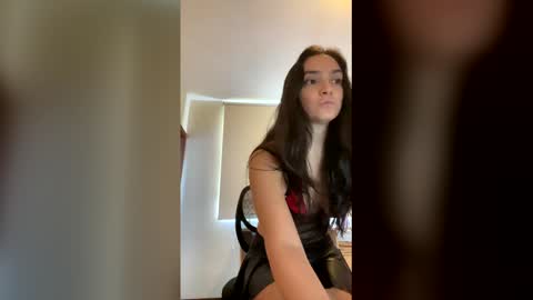 Snapshot of shylatinalove chatting on May 29, 1:53 pm shylatinalove online show from May 29, 1:53 pm