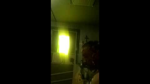 shylomm88 online show from May 17, 12:08 am