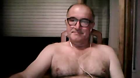 Snapshot of shymmy10 chatting on July 1, 2:24 am shymmy10 online show from July 1, 2:24 am